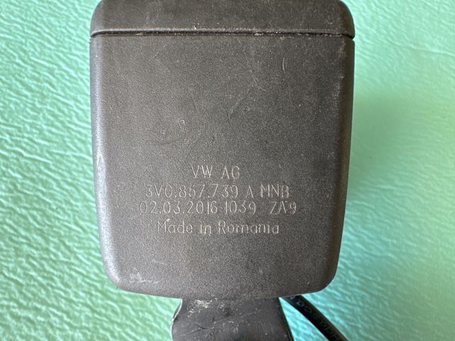 bontott VW PASSAT B8 Hátsó középső Biztonsági Öv Csat