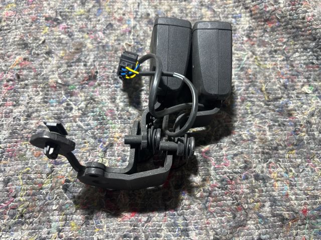 bontott VW PASSAT B8 Hátsó középső Biztonsági Öv Csat