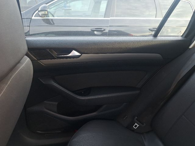 bontott VW PASSAT B8 Hátsó középső Biztonsági Öv