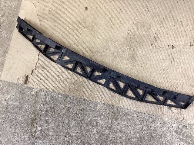 bontott VW PASSAT B8 Hátsó középső Lökhárító Tartó (Műanyag)