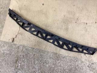 bontott VW PASSAT B8 Hátsó középső Lökhárító Tartó (Műanyag)