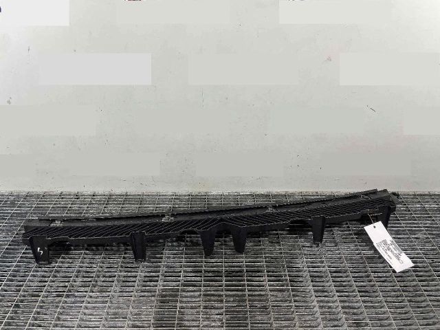 bontott VW PASSAT B8 Hátsó középső Lökhárító Tartó (Műanyag)