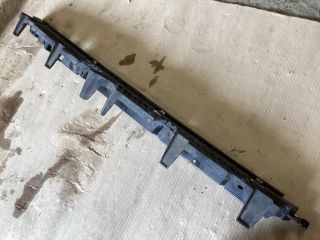 bontott VW PASSAT B8 Hátsó középső Lökhárító Tartó (Műanyag)