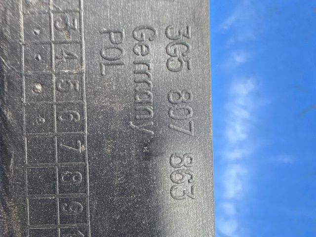 bontott VW PASSAT B8 Hátsó középső Lökhárító Tartó (Műanyag)