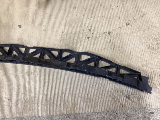 bontott VW PASSAT B8 Hátsó középső Lökhárító Tartó (Műanyag)