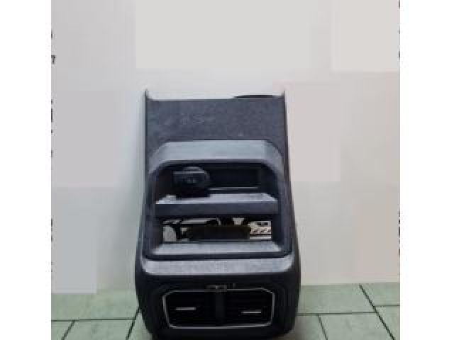 bontott VW PASSAT B8 Hátsó középső Szellőző