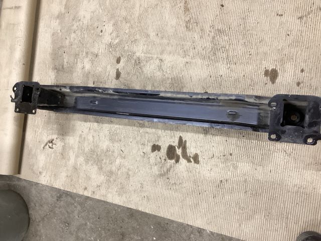 bontott VW PASSAT B8 Hátsó Lökhárító Merevítő (Fém)