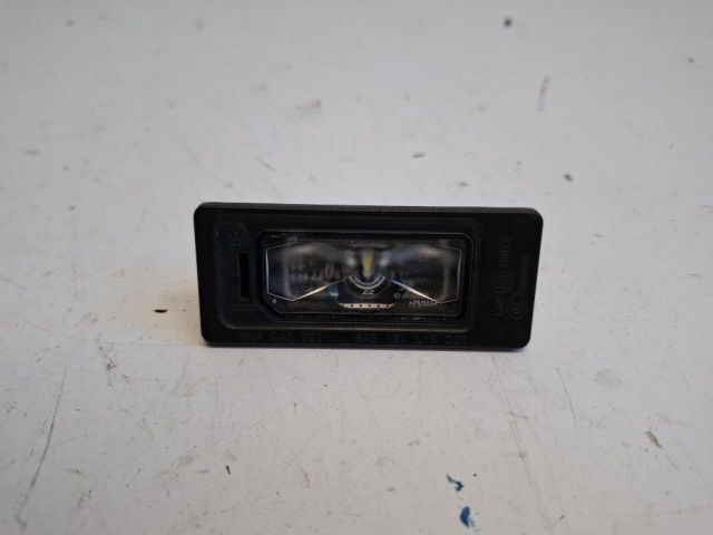 bontott VW PASSAT B8 Hátsó Rendszámtábla Világítás