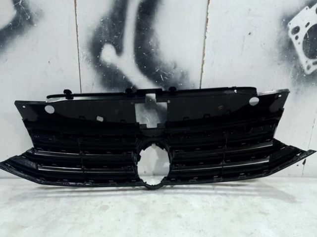 bontott VW PASSAT B8 Hűtőrács
