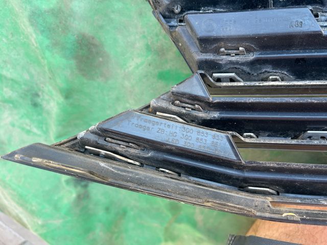 bontott VW PASSAT B8 Hűtőrács