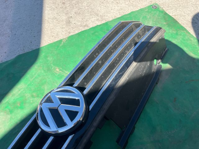bontott VW PASSAT B8 Hűtőrács