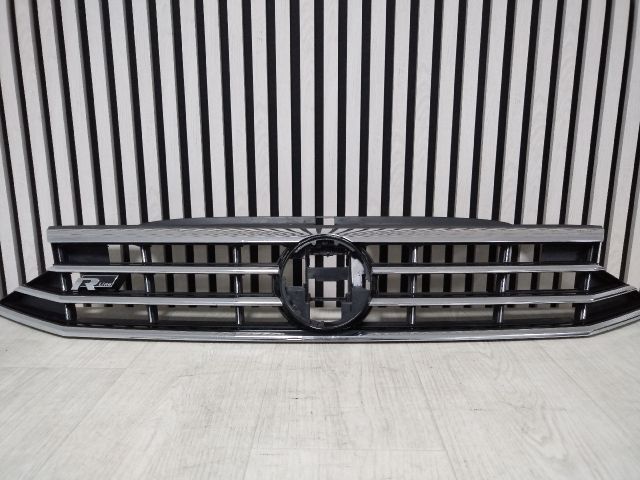 bontott VW PASSAT B8 Hűtőrács