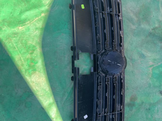 bontott VW PASSAT B8 Hűtőrács