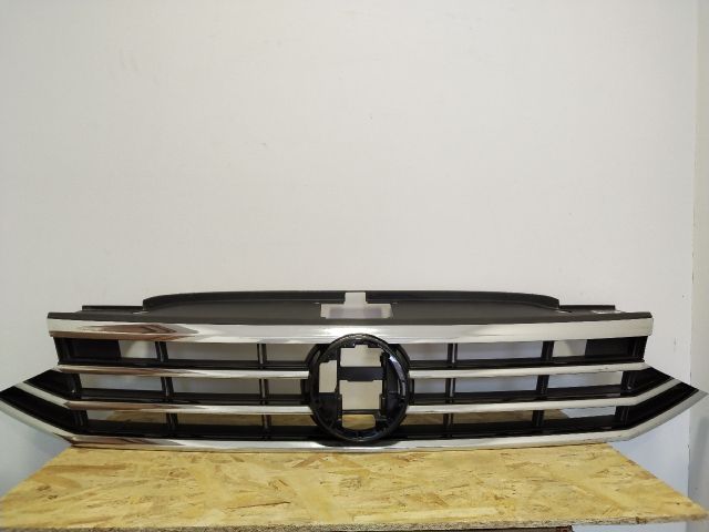 bontott VW PASSAT B8 Hűtőrács