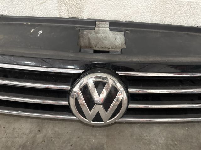 bontott VW PASSAT B8 Hűtőrács