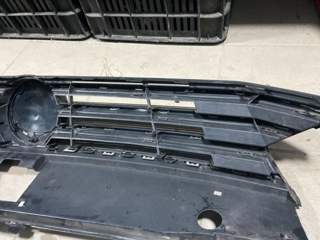 bontott VW PASSAT B8 Hűtőrács