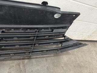 bontott VW PASSAT B8 Hűtőrács