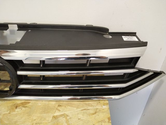 bontott VW PASSAT B8 Hűtőrács