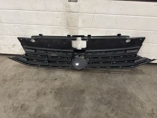 bontott VW PASSAT B8 Hűtőrács