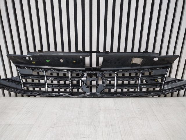 bontott VW PASSAT B8 Hűtőrács