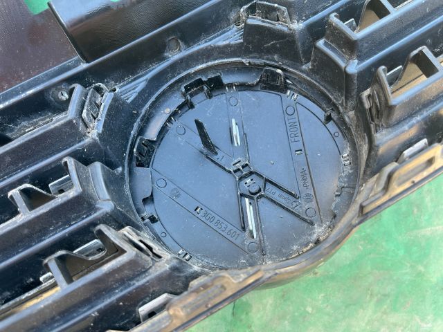 bontott VW PASSAT B8 Hűtőrács