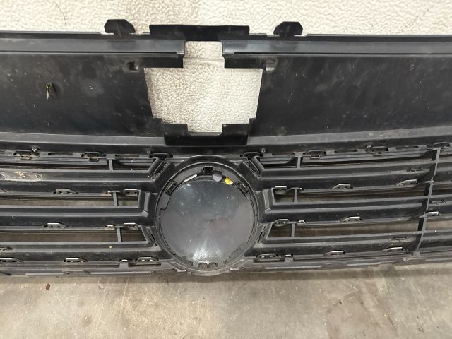 bontott VW PASSAT B8 Hűtőrács