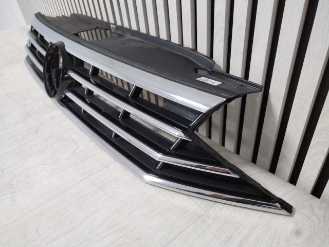 bontott VW PASSAT B8 Hűtőrács