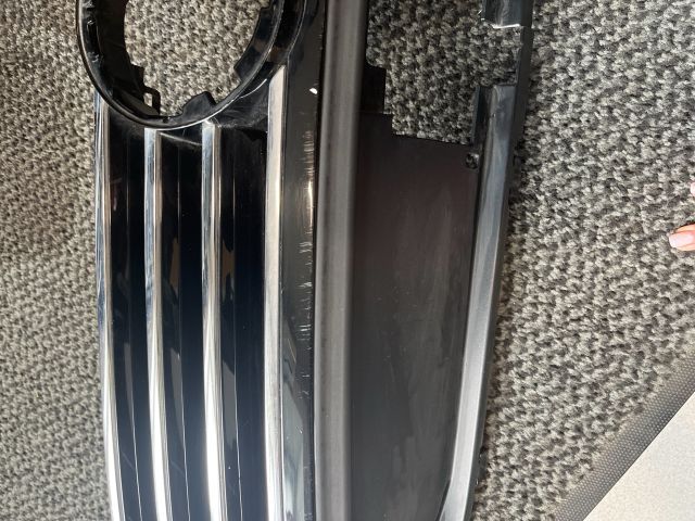 bontott VW PASSAT B8 Hűtőrács