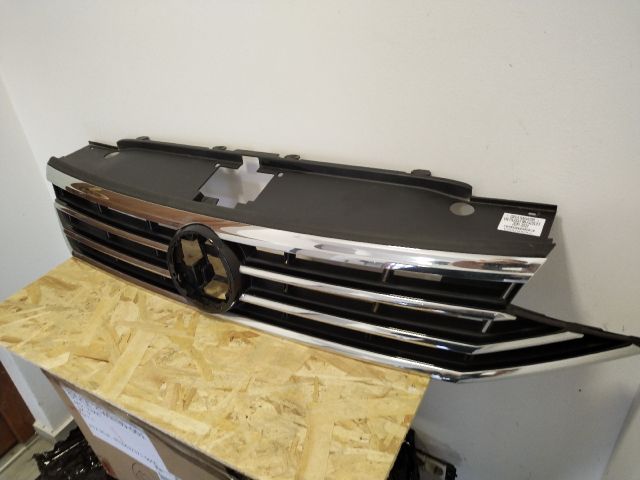 bontott VW PASSAT B8 Hűtőrács