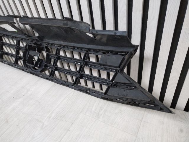 bontott VW PASSAT B8 Hűtőrács