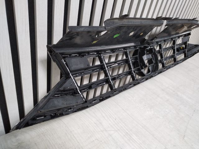 bontott VW PASSAT B8 Hűtőrács