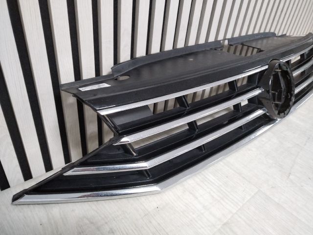 bontott VW PASSAT B8 Hűtőrács