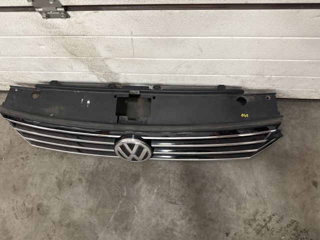 bontott VW PASSAT B8 Hűtőrács