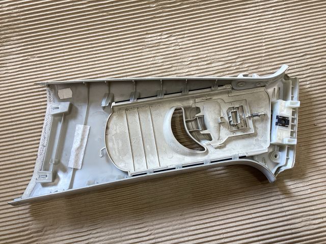 bontott VW PASSAT B8 Jobb B Oszlop Burkolat