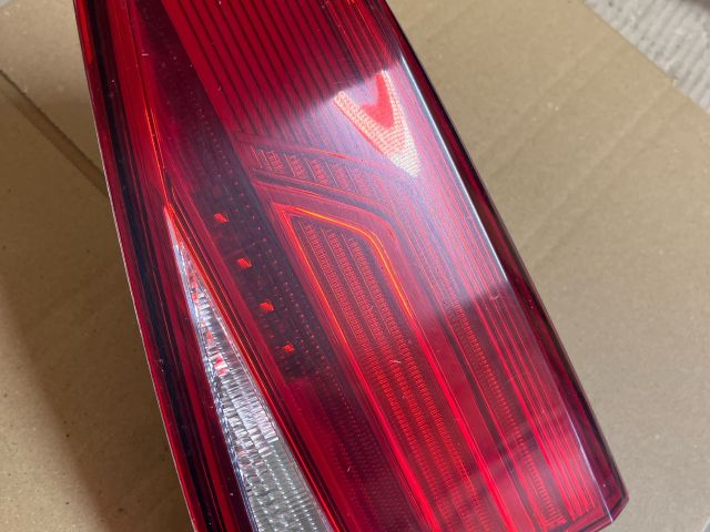 bontott VW PASSAT B8 Jobb Belső Hátsó Lámpa