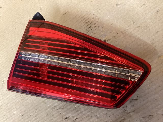 bontott VW PASSAT B8 Jobb Belső Hátsó Lámpa