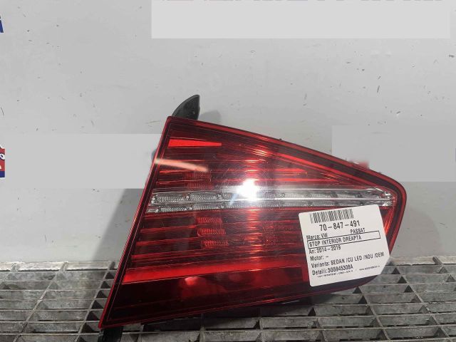 bontott VW PASSAT B8 Jobb Belső Hátsó Lámpa