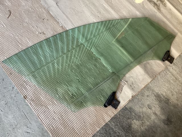 bontott VW PASSAT B8 Jobb első Ablak