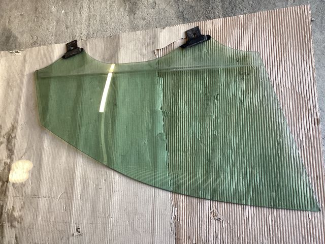 bontott VW PASSAT B8 Jobb első Ablak