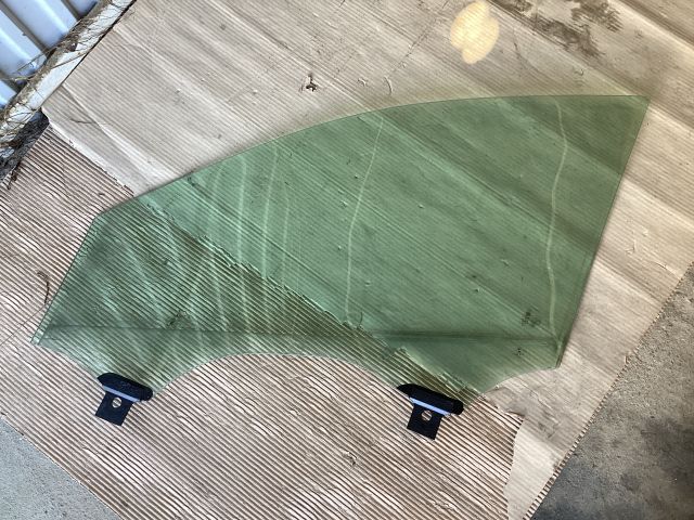 bontott VW PASSAT B8 Jobb első Ablak