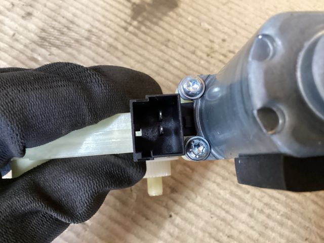 bontott VW PASSAT B8 Jobb első Ablakemelő Motor