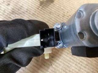 bontott VW PASSAT B8 Jobb első Ablakemelő Motor