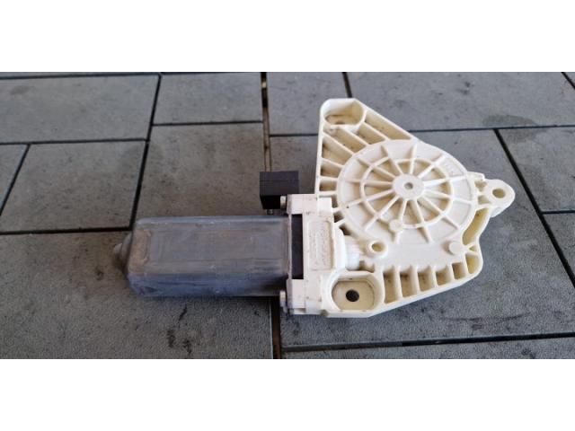 bontott VW PASSAT B8 Jobb első Ablakemelő Motor