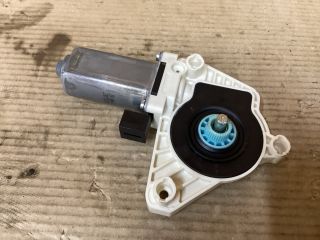 bontott VW PASSAT B8 Jobb első Ablakemelő Motor