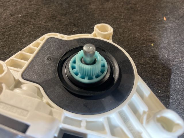 bontott VW PASSAT B8 Jobb első Ablakemelő Motor