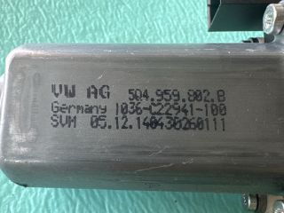 bontott VW PASSAT B8 Jobb első Ablakemelő Motor