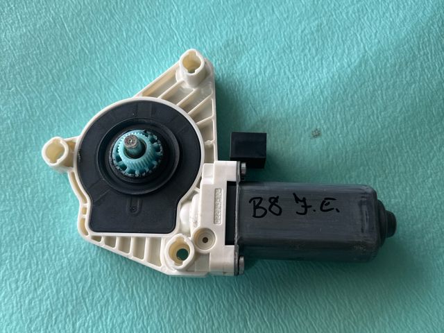 bontott VW PASSAT B8 Jobb első Ablakemelő Motor
