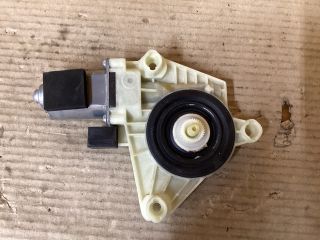 bontott VW PASSAT B8 Jobb első Ablakemelő Motor