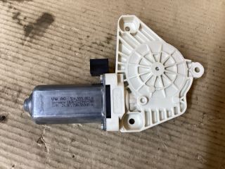 bontott VW PASSAT B8 Jobb első Ablakemelő Motor