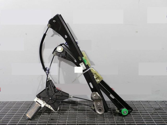 bontott VW PASSAT B8 Jobb első Ablakemelő Szerkezet (Elektromos)